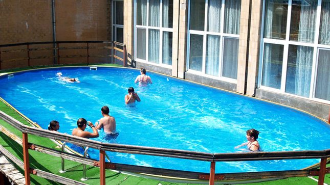 Piscina aquecida pelo Painel solar térmicao