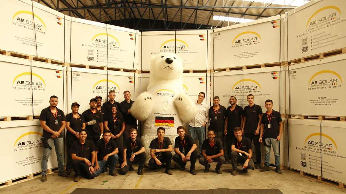 AE Solar e Helte firmam parceria para distribuição de módulos solares no Brasil