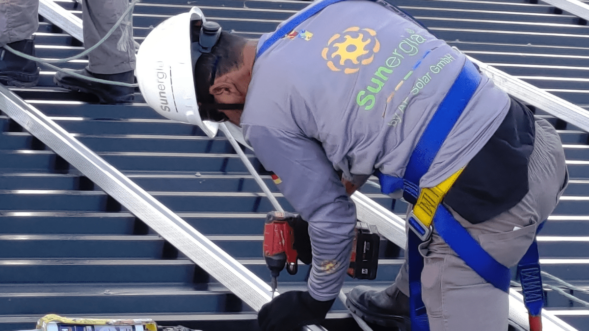 Quer instalar painel solar no seu telhado?
