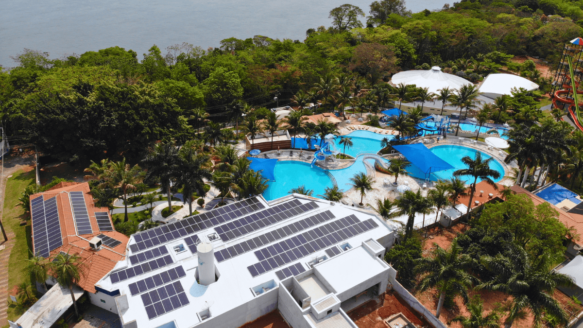Resort Porto Rico com energia solar fotovoltaica