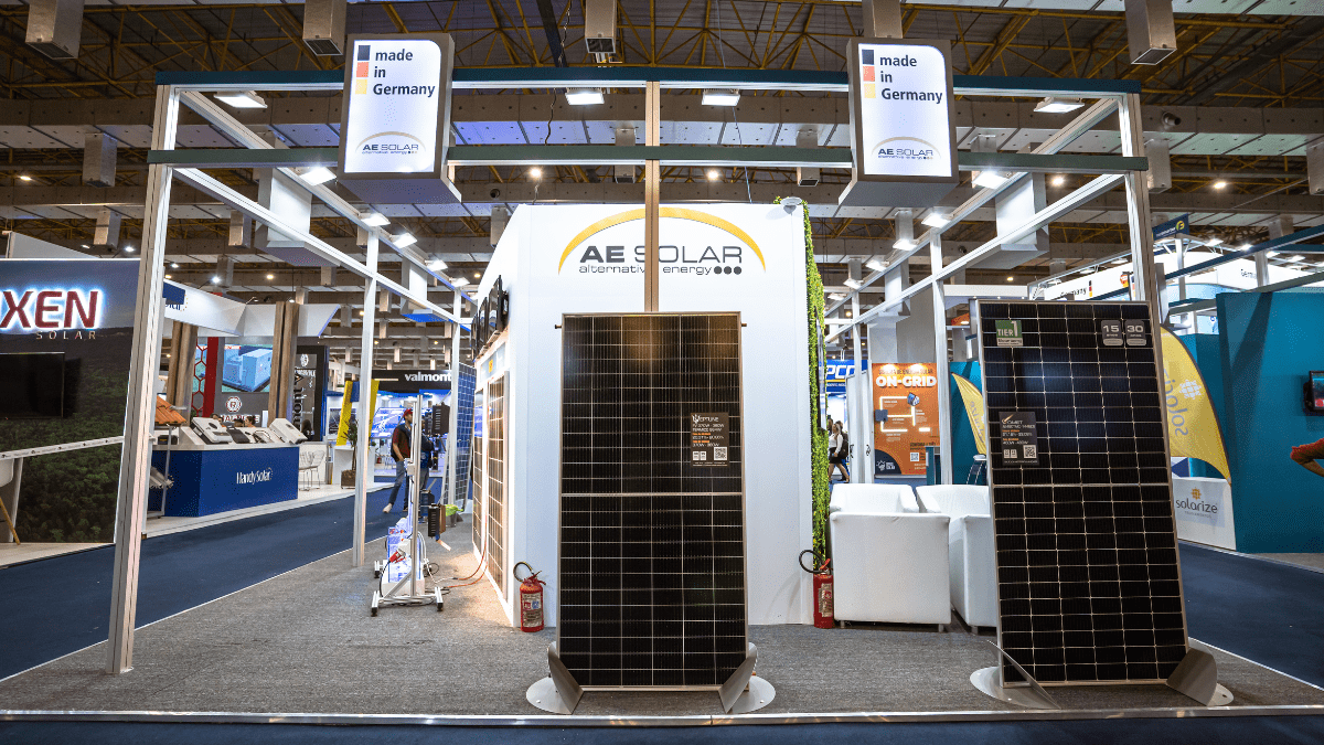 AE Solar apresenta módulos Neptune, de tecnologia híbrida